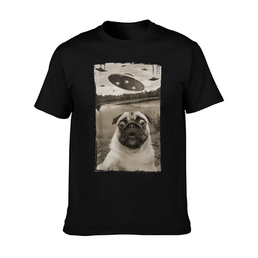 Vintage Pug UFO Encounters - Funny UFO And Pug Selfie T-Shirt