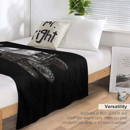 UNIMOG Oldschool (on Black) Throw Blanket