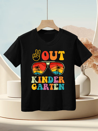 Peace Out Kindergarten Graduation Last Day Of School Retro Kids T-Shirt