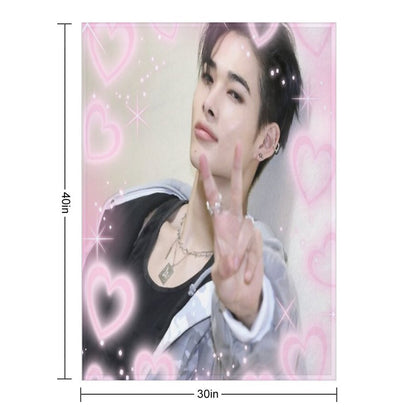 Kpop Enhypen Niki Pink Hearts Throw Blanket
