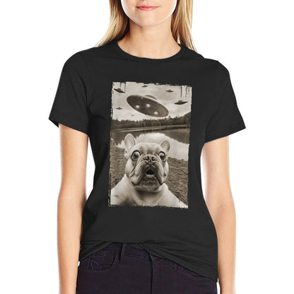 French Bulldog And UFO - Funny UFO And French Bulldog Selfie T-Shirt
