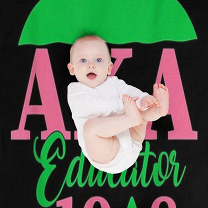 Cute Pretty Educators & Teacher Funny Aka Educator T-Shirt Throw Blanket