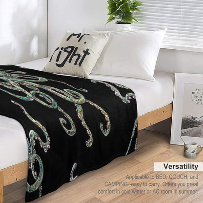 Green Octopus! Throw Blanket