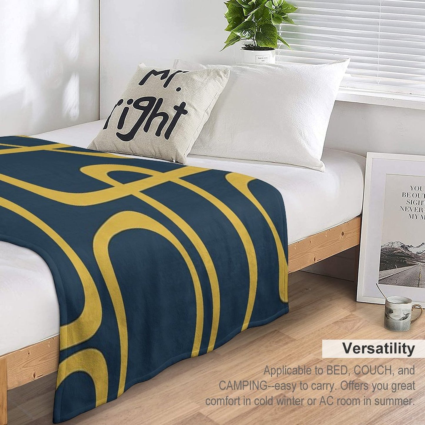 Midcentury Modern Loops Retro Pattern in Light Mustard And Navy Blue Throw Blanket