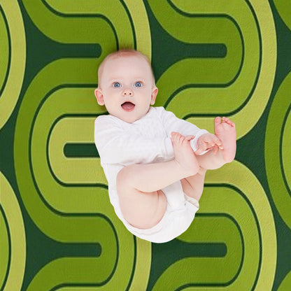 Retro Geometric Gradated Design Avocado Green Throw Blanket