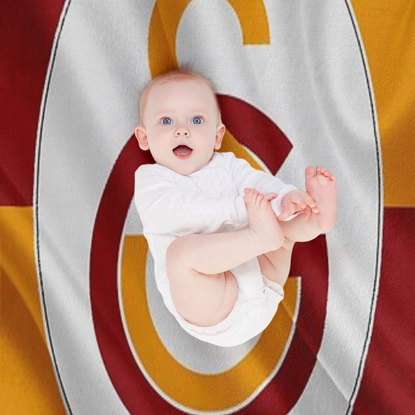 Galatasaray Throw Blanket