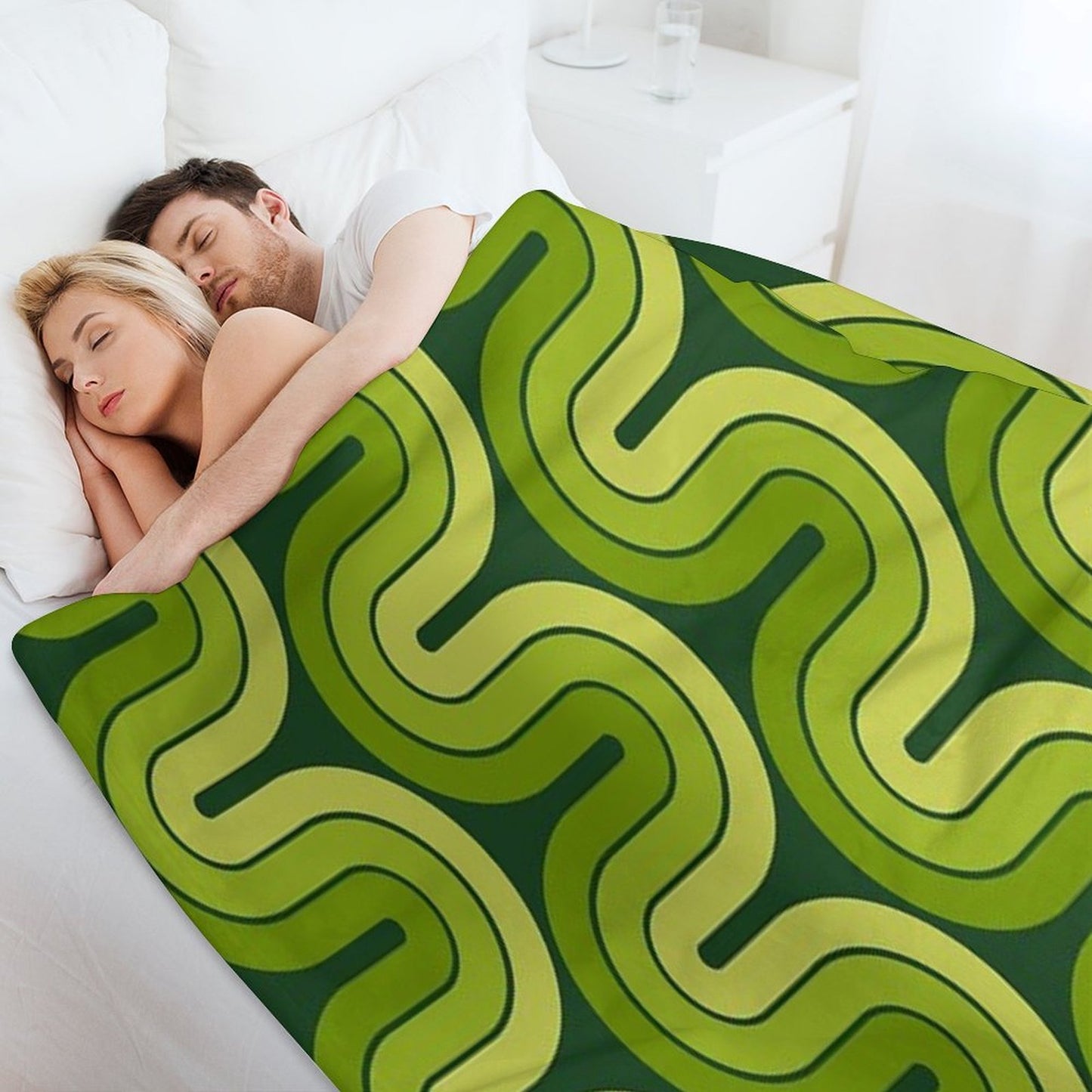 Retro Geometric Gradated Design Avocado Green Throw Blanket