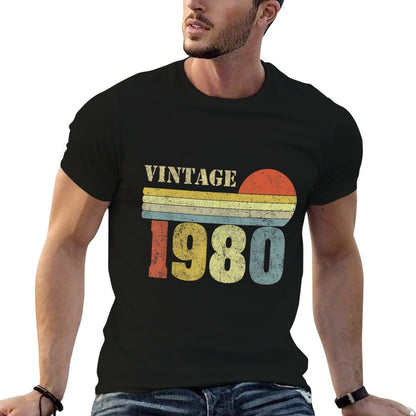 1980 40th Birthday Gift Vintage Retro Men Women 40 Years Old  Moisture-wicking T-Shirt