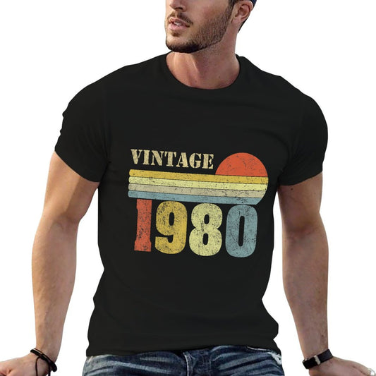 1980 40th Birthday Gift Vintage Retro Men Women 40 Years Old  Moisture-wicking T-Shirt