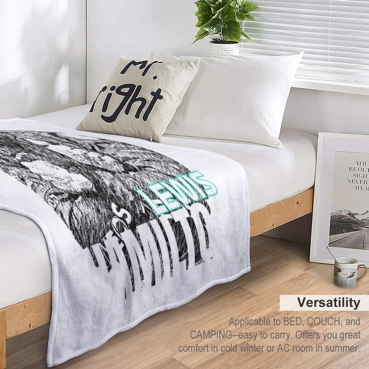 Lewis Hamilton - Sketch Poster Throw Blanket