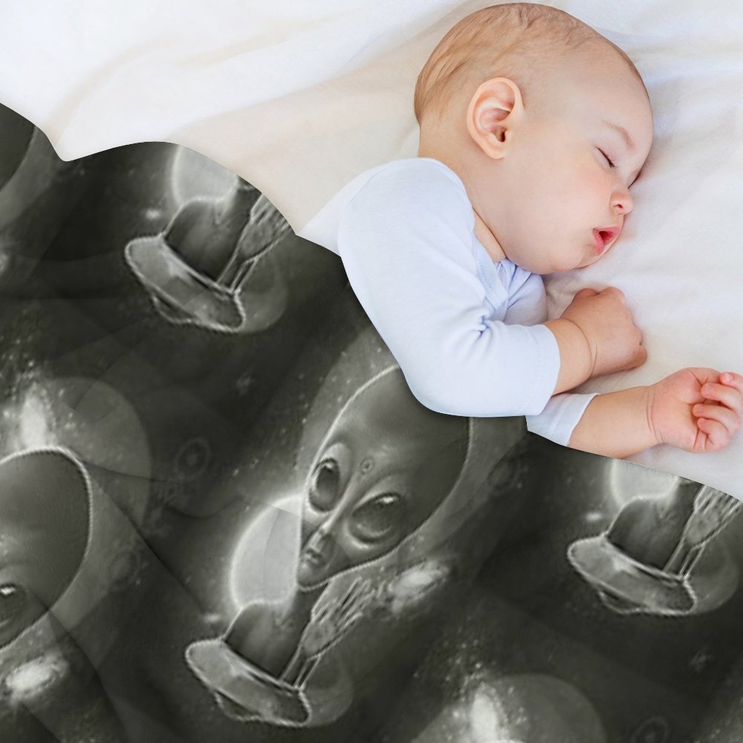 Alien II Throw Blanket