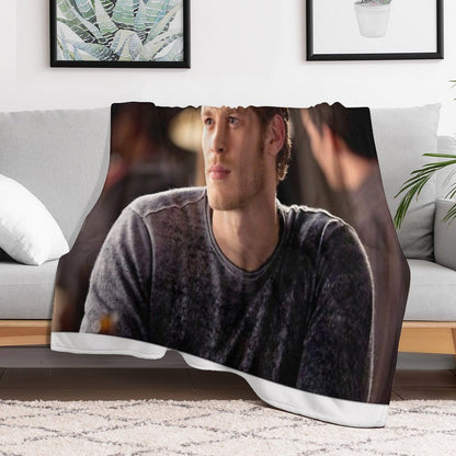 Klaus Mikaelson Throw Blanket