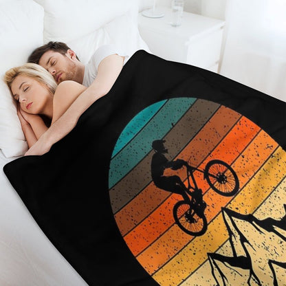 Mountainbike Downhill Retro Vintage Gift Throw Blanket
