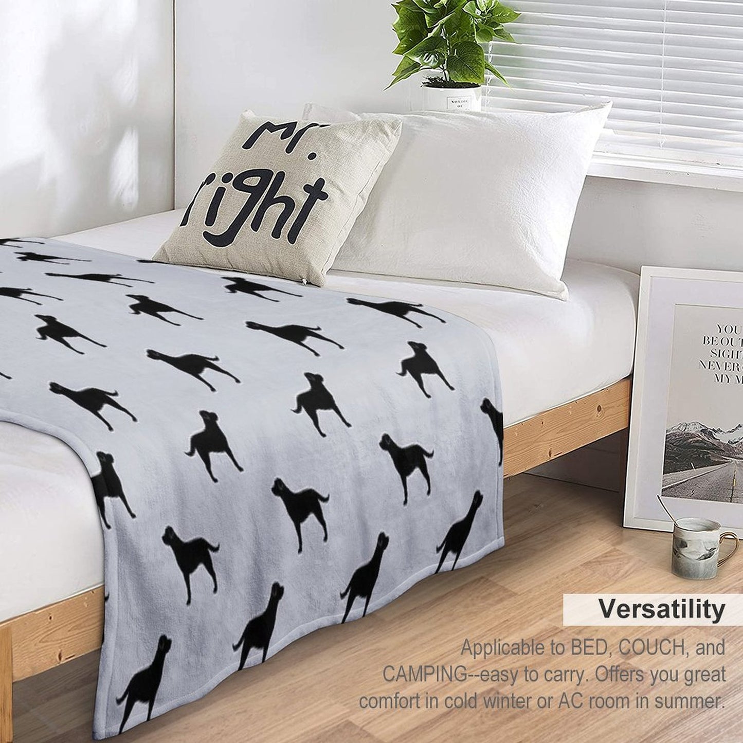 Black Labrador Retriever Silhouette(s) Throw Blanket