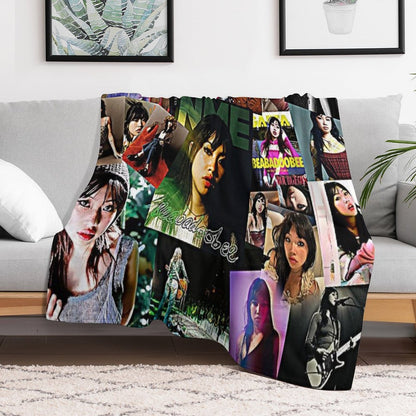 Beabadoobee Throw Blanket
