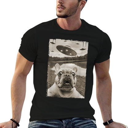 French Bulldog And UFO - Funny UFO And French Bulldog Selfie T-Shirt