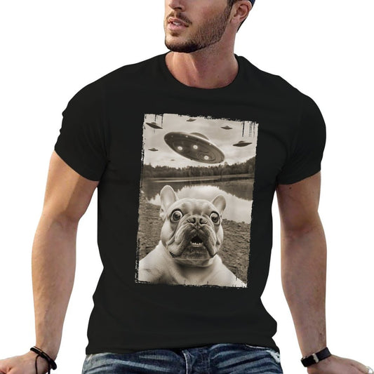 French Bulldog And UFO - Funny UFO And French Bulldog Selfie T-Shirt