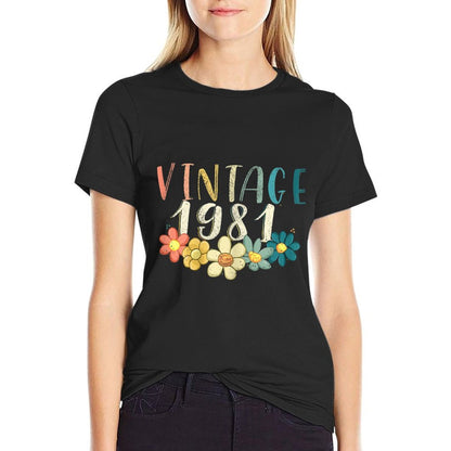Womens 1981 40th Birthday Gift Retro Flower 40 Years Old  Odor-resistant T-Shirt