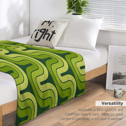 Retro Geometric Gradated Design Avocado Green Throw Blanket