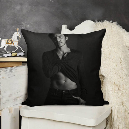 Pedro Pascal - BW I Linen Throw Pillow Cover