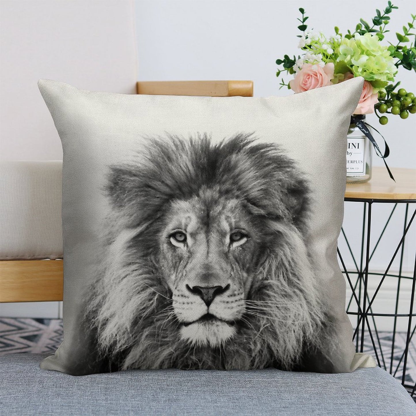 Lion Linen Throw Pillow Cover