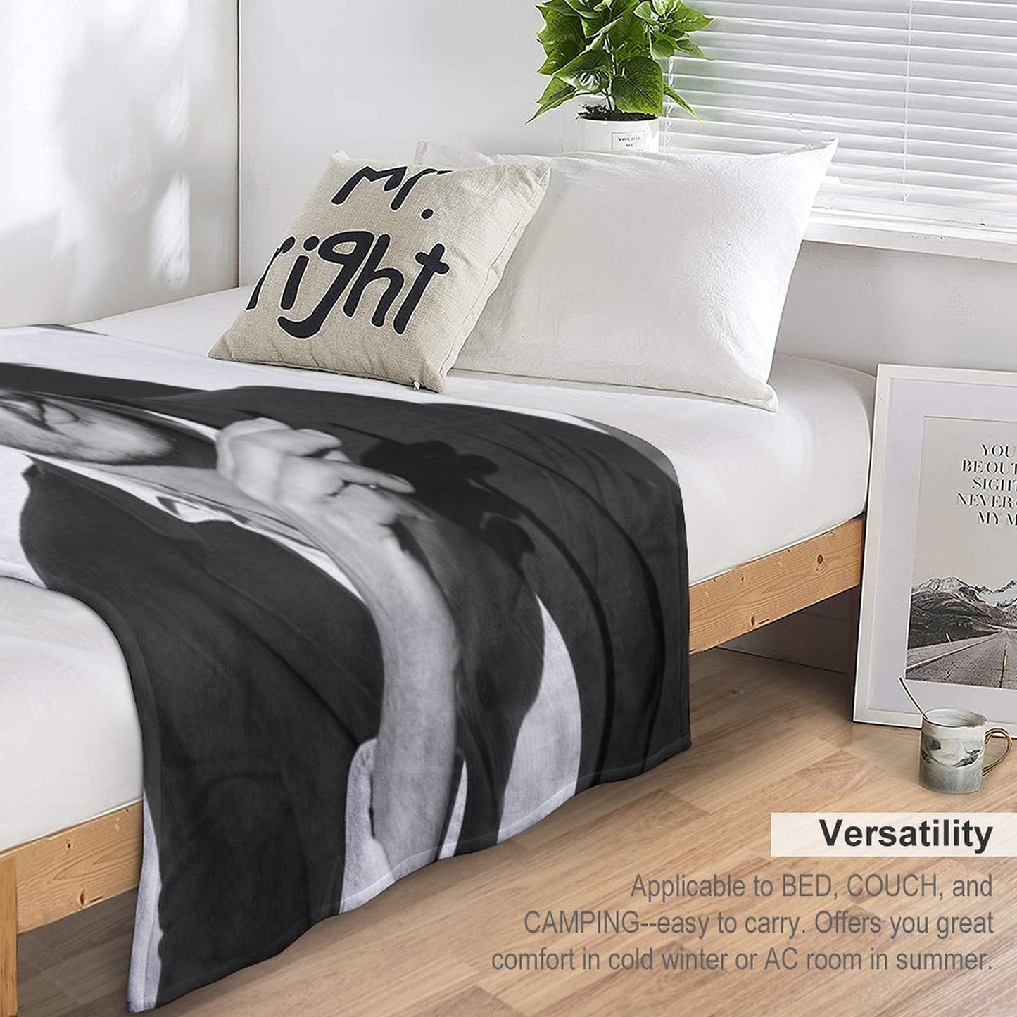 Pedro Pascal Throw Blanket