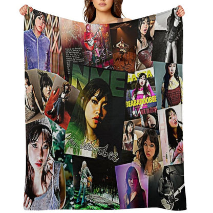 Beabadoobee Throw Blanket
