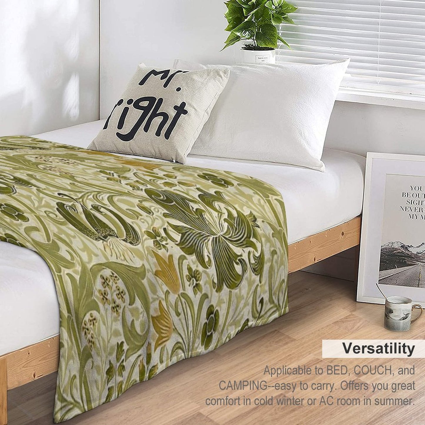 William Morris - Honeysucklea 'No,02. Throw Blanket