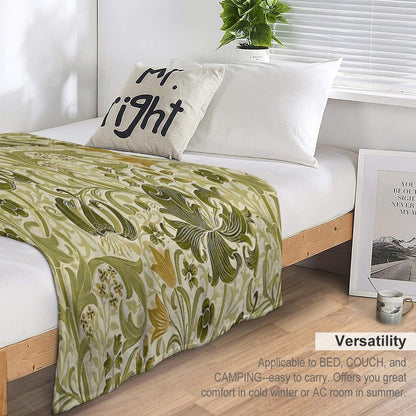 William Morris - Honeysucklea 'No,02. Throw Blanket