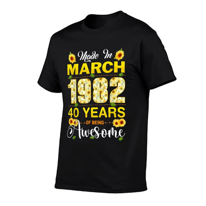 40th Birthday Flowers Gift for Women Born in March 1982  Rolled Sleeves T-Shirt