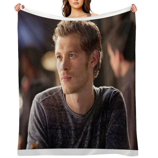 Klaus Mikaelson Throw Blanket