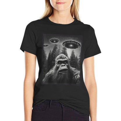 CAT Funny Graphic For Men Women Bigfoot Sasquatch Alien UFO  Fade-proof Color T-Shirt