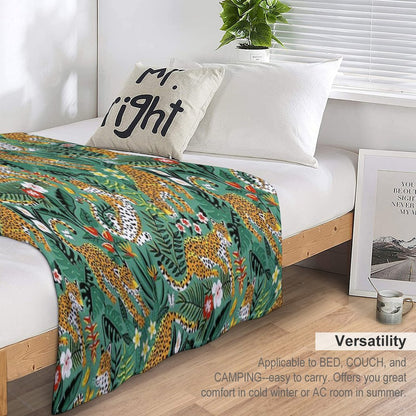 Dancing Jaguar Jungle - Green Throw Blanket