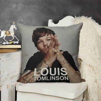 Gadjah New Tomlinson Walls American Tour 2020 Linen Throw Pillow Cover