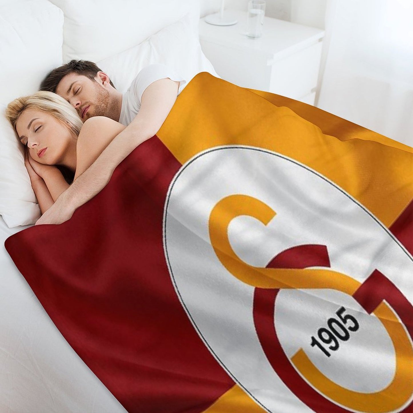 Galatasaray Throw Blanket