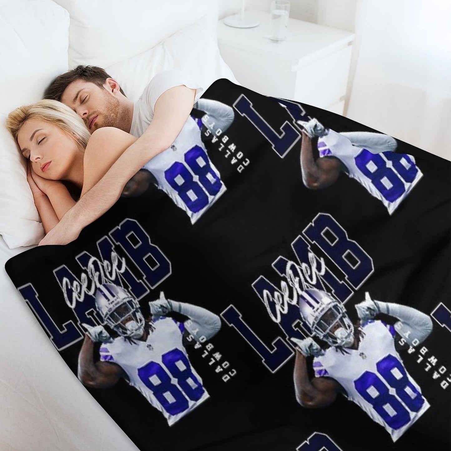 Ceedee-Lamb-DallasCowboys-Football-Players Throw Blanket