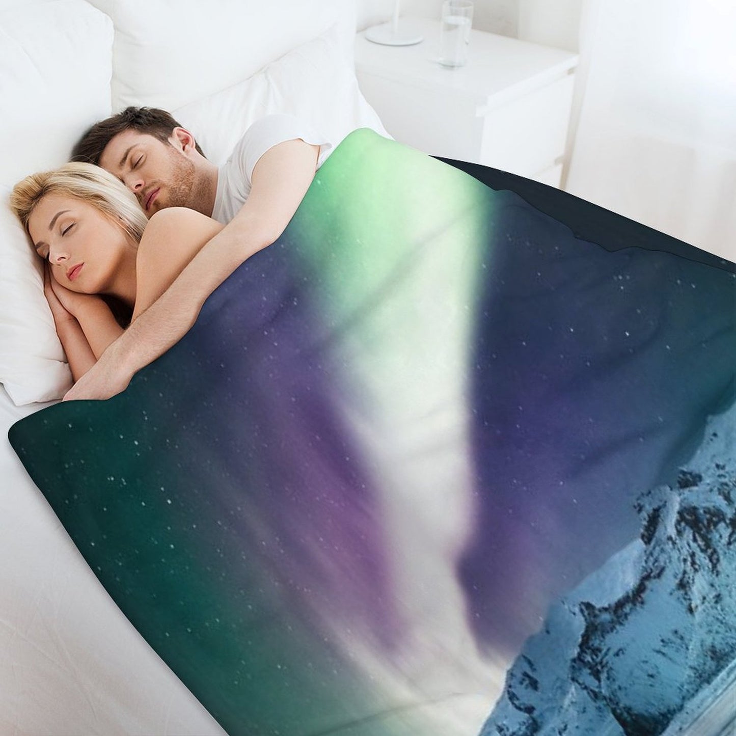 Aurora Borealis on Jokulsarlon - Iceland Throw Blanket