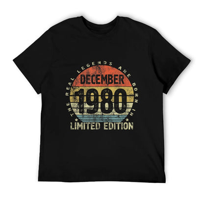 40th Birthday Womens Gift, December 1980 Quarantine Edition  Versatile T-Shirt
