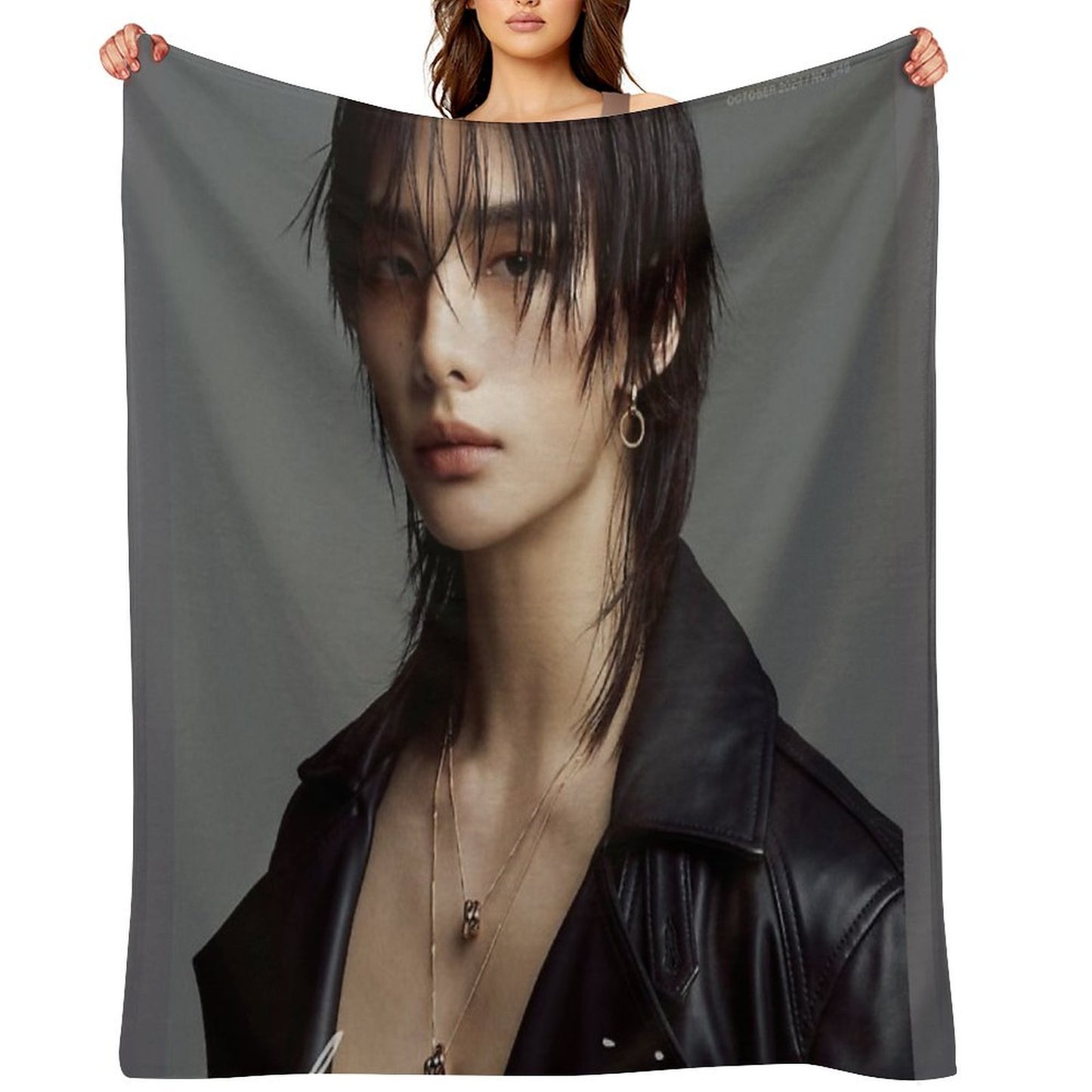 Esquire Hot Hyunjin Stray Kids (스트레이 키즈) IMAGE SKZ Kpop Ot8 Throw Blanket