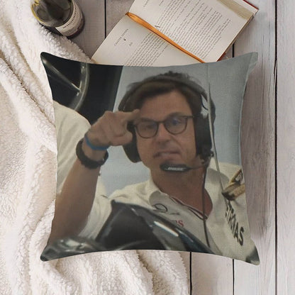 Toto Pointing at Camera Linen Throw Pillow Cover