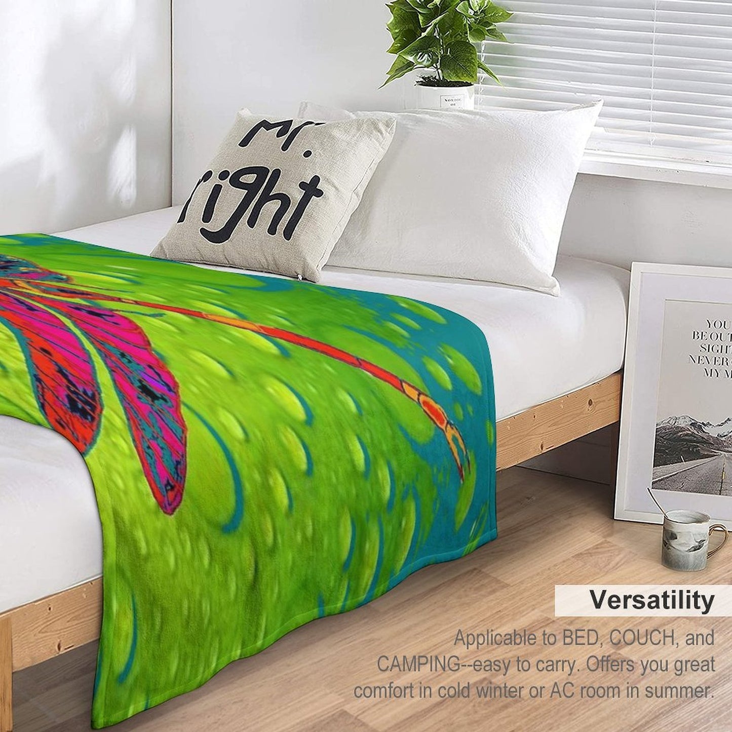 RED DRAGONFLY GREEN DEW PATTERN ART Throw Blanket