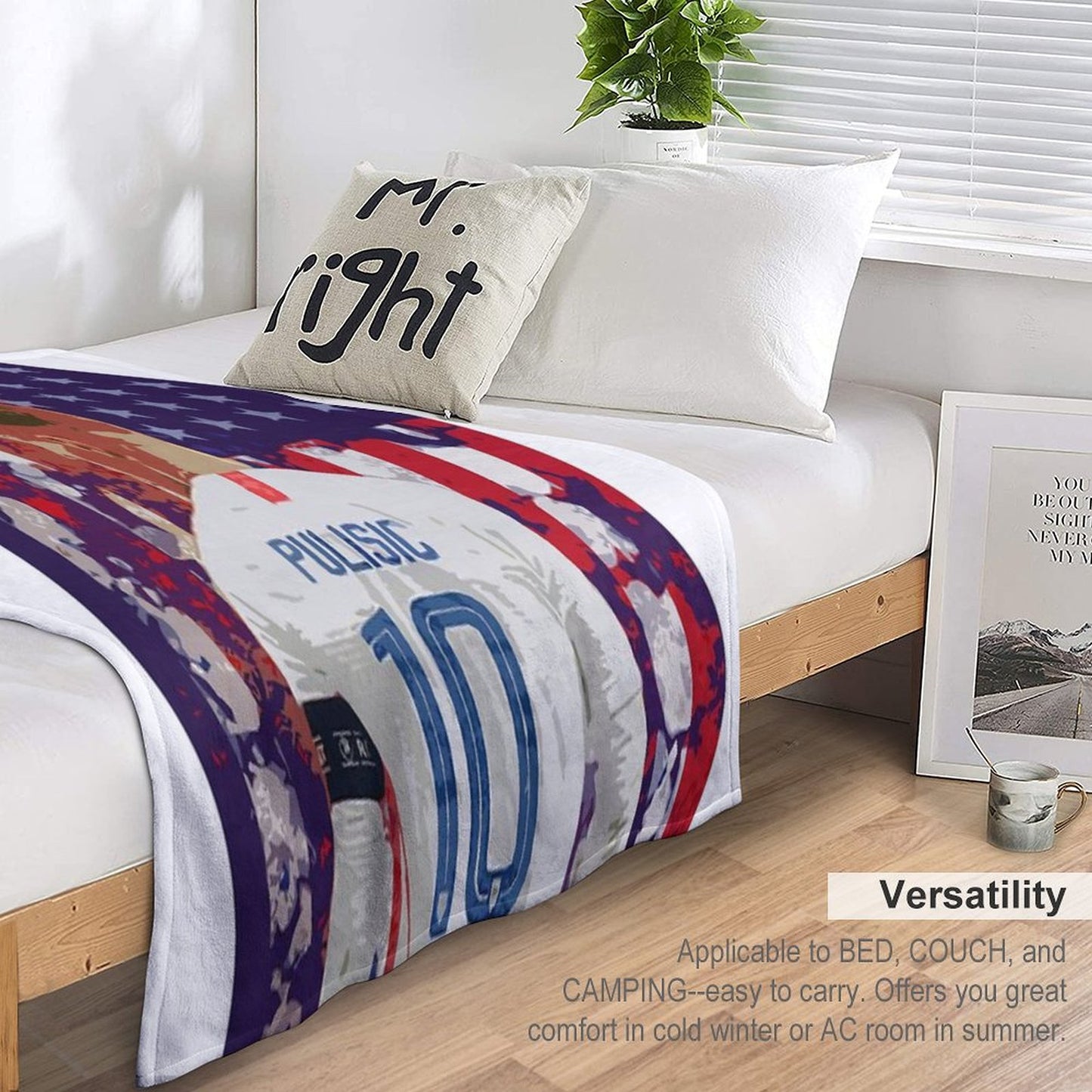 Christian Pulisic USA Poster Throw Blanket