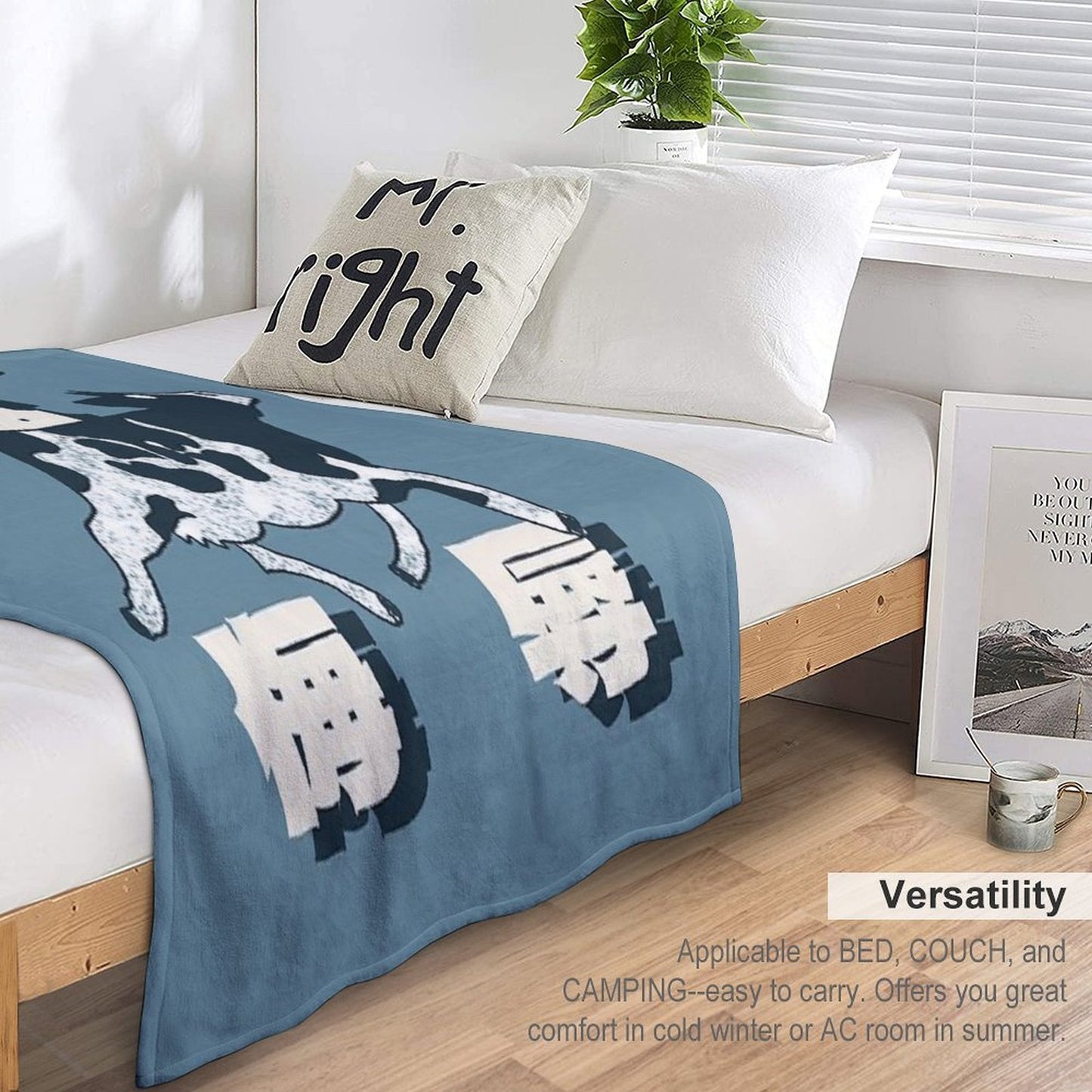 Japanese Punctual Cow. (Chikoku Ha Bujyoku) Throw Blanket