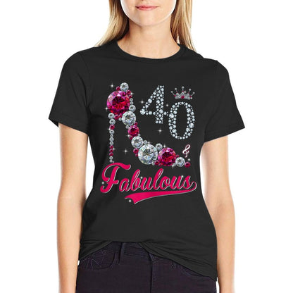 Womens Mom Womens Gifts 40 Years Old And Fabulous 40th Birthday  Cotton T-Shirt