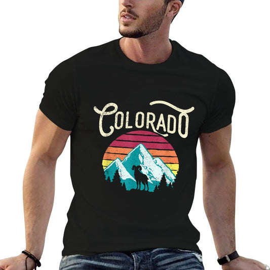 Retro Colorado CO Mountains Wildlife Bighorn Sheep  Tagless Design T-Shirt
