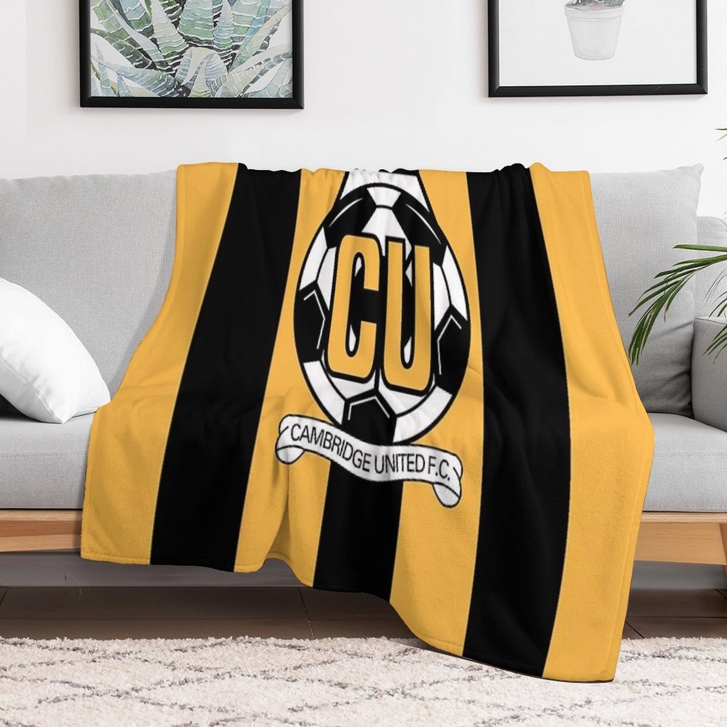 Cambridge United FC Logo - Stripes Throw Blanket