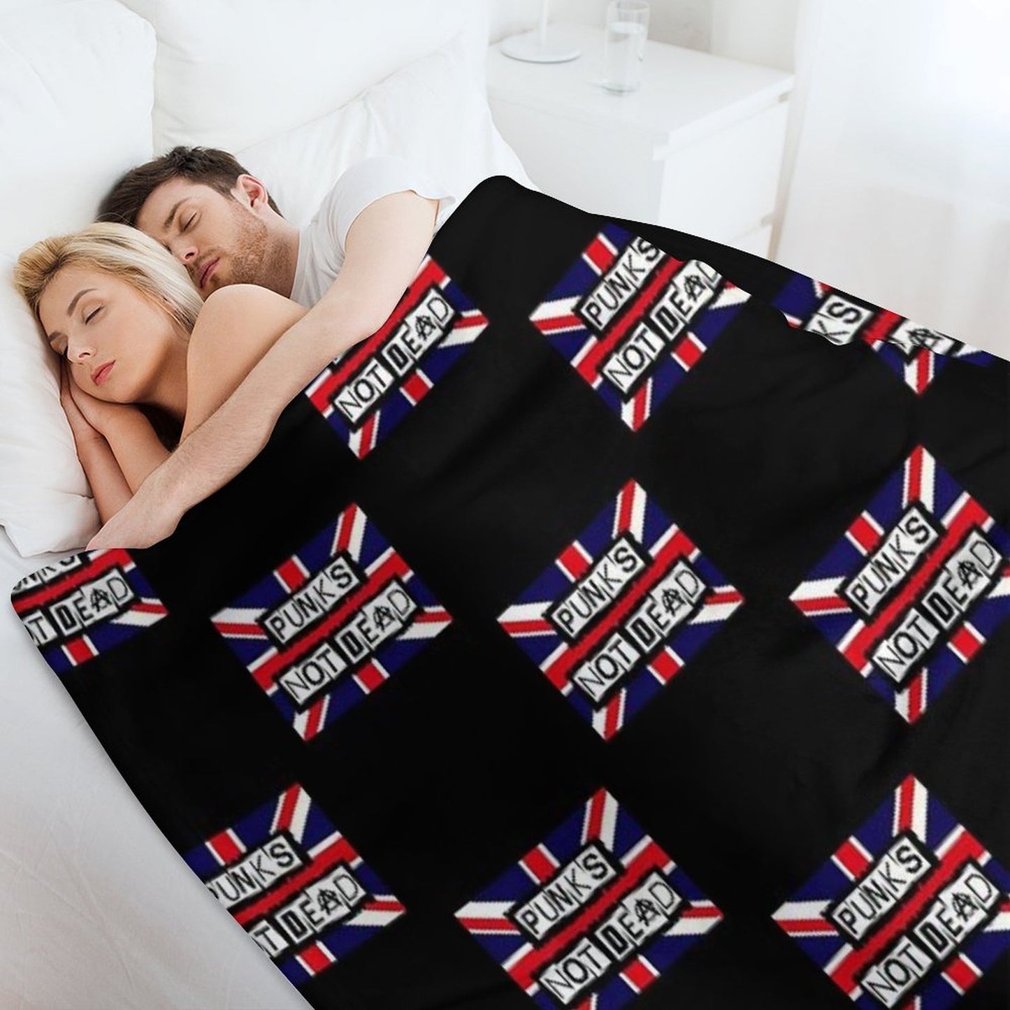 Union Jack. Punks Not Dead Throw Blanket