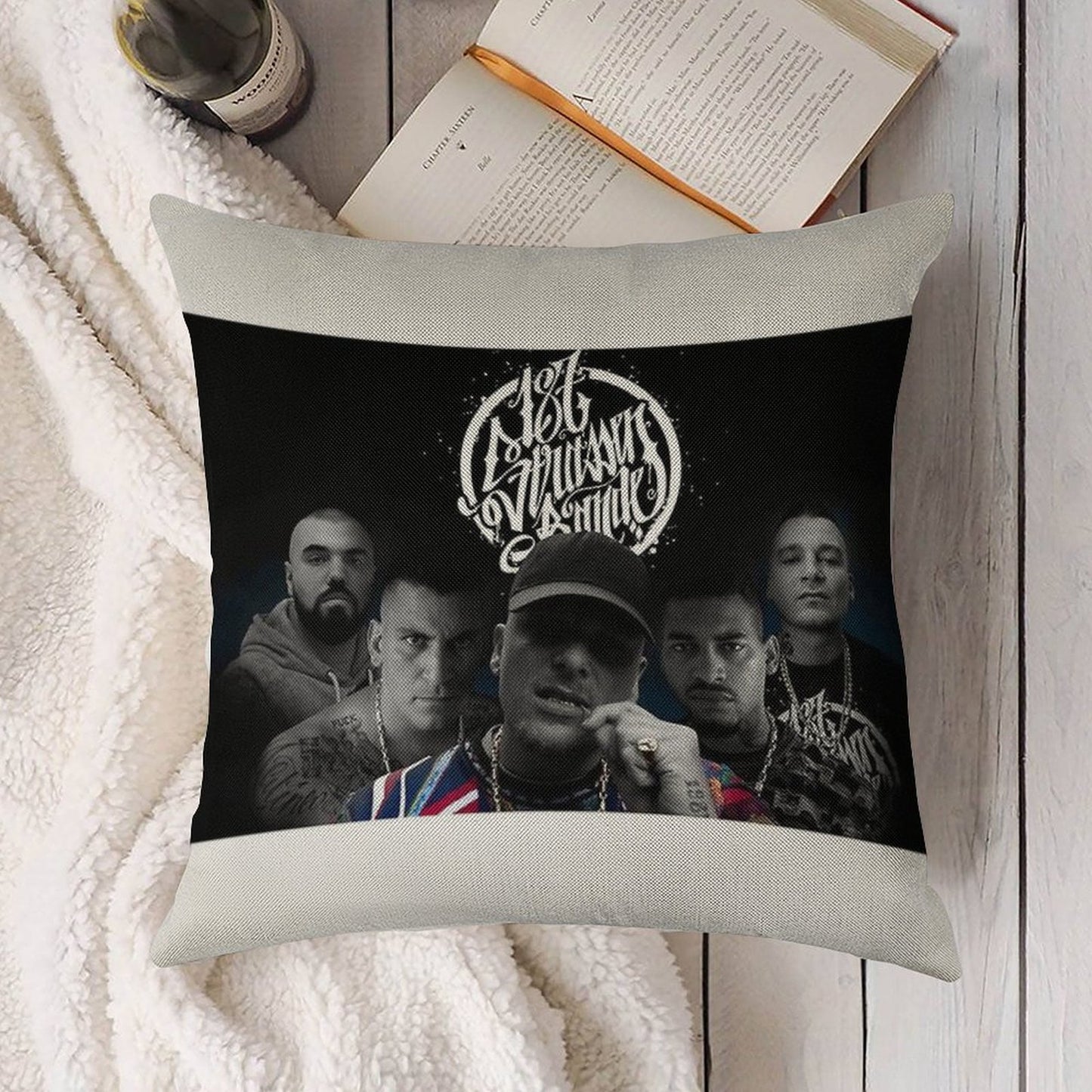 187-Strassenbande Linen Throw Pillow Cover