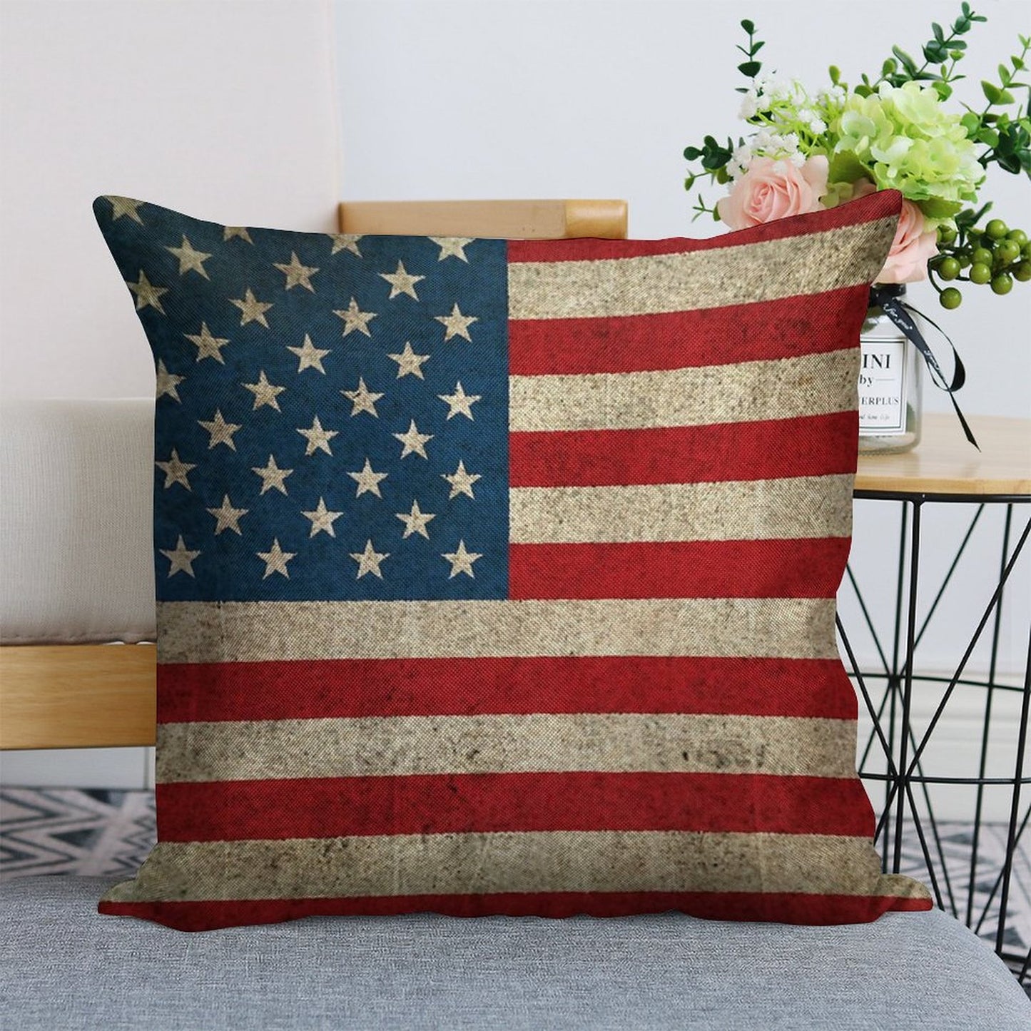 Old And Worn Distressed Vintage Flag of The United States Linen Throw Pillow Cover
