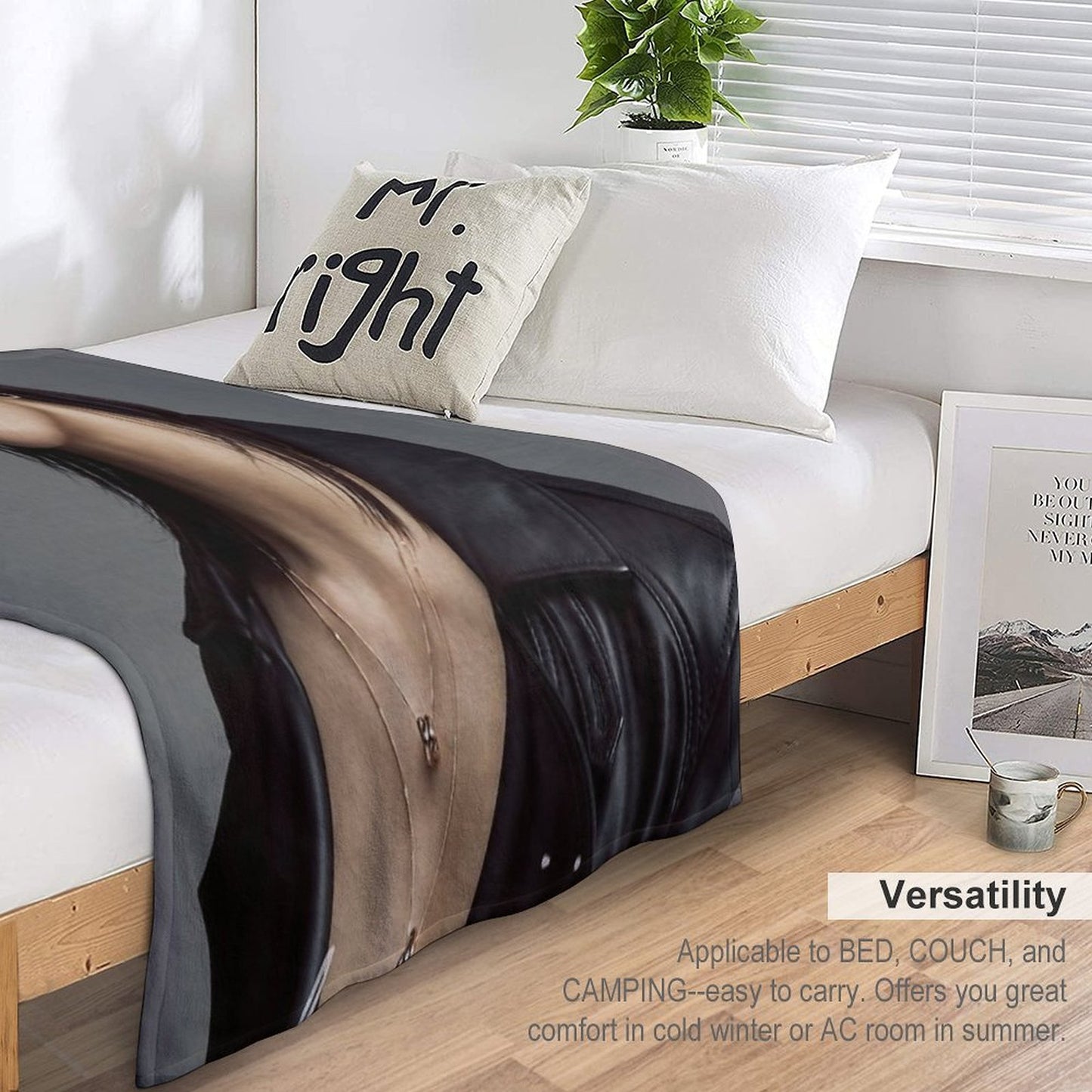 Esquire Hot Hyunjin Stray Kids (스트레이 키즈) IMAGE SKZ Kpop Ot8 Throw Blanket